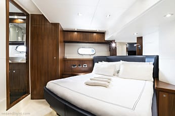 16-Yacht-Photographer-interior_boat